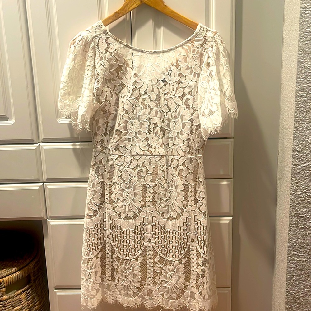 NWT Gorgeous white ethereal lace mini a line dress from Lulu’s!